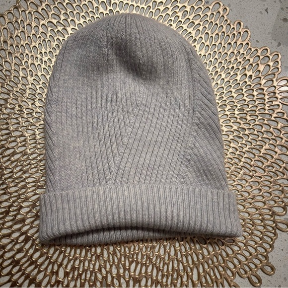Lululemon Light Gray Ribbed Beanie - Picture 3 of 5